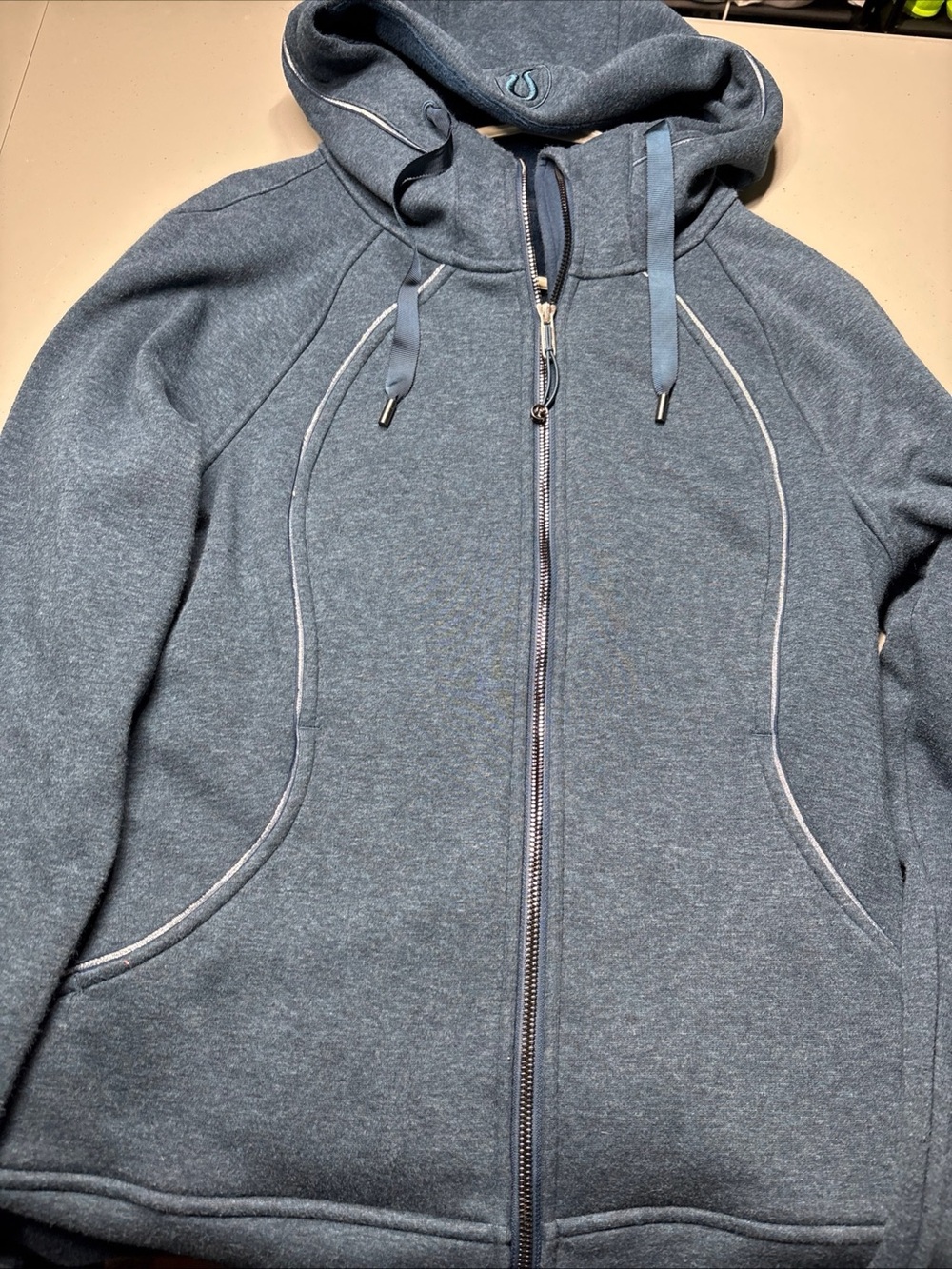 Lululemon Women's Scuba Plush Full Zip Hoodie Aqua Blue Size 10 LW4ATWS Warm